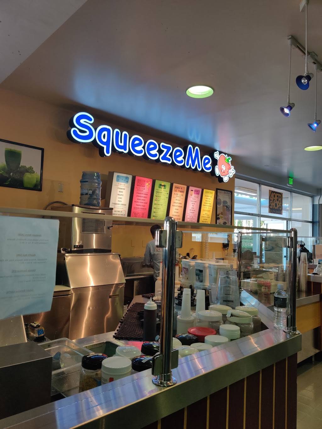 Squeeze Me | University Dining Plaza, Long Beach, CA 90840 | Phone: (213) 986-5069