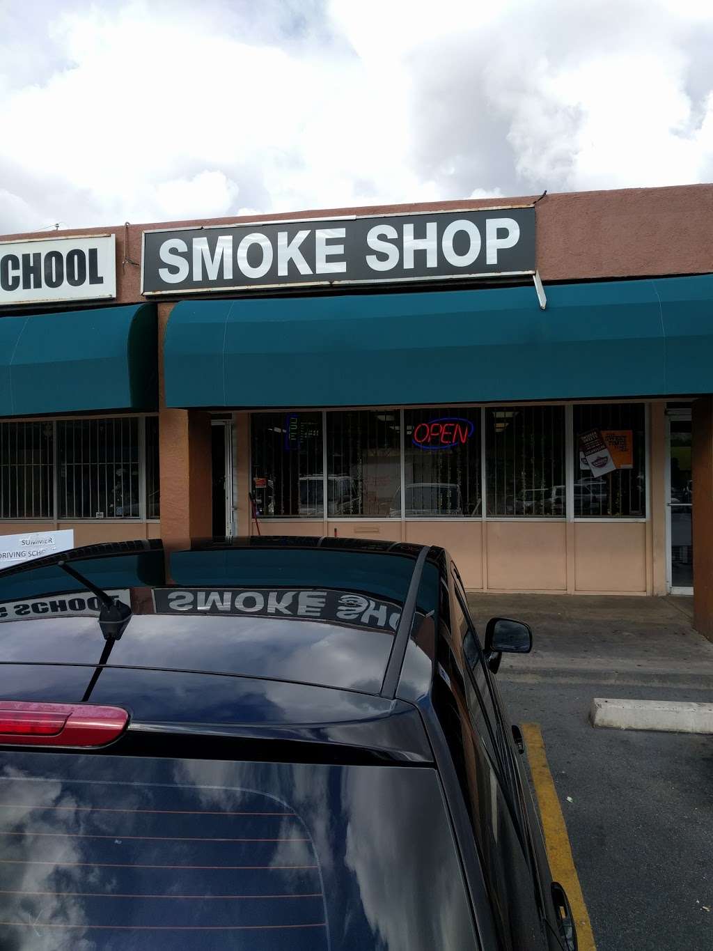 The Plug Smoke Shop | 5040 E McDowell Rd, Phoenix, AZ 85008, USA | Phone: (602) 273-4226