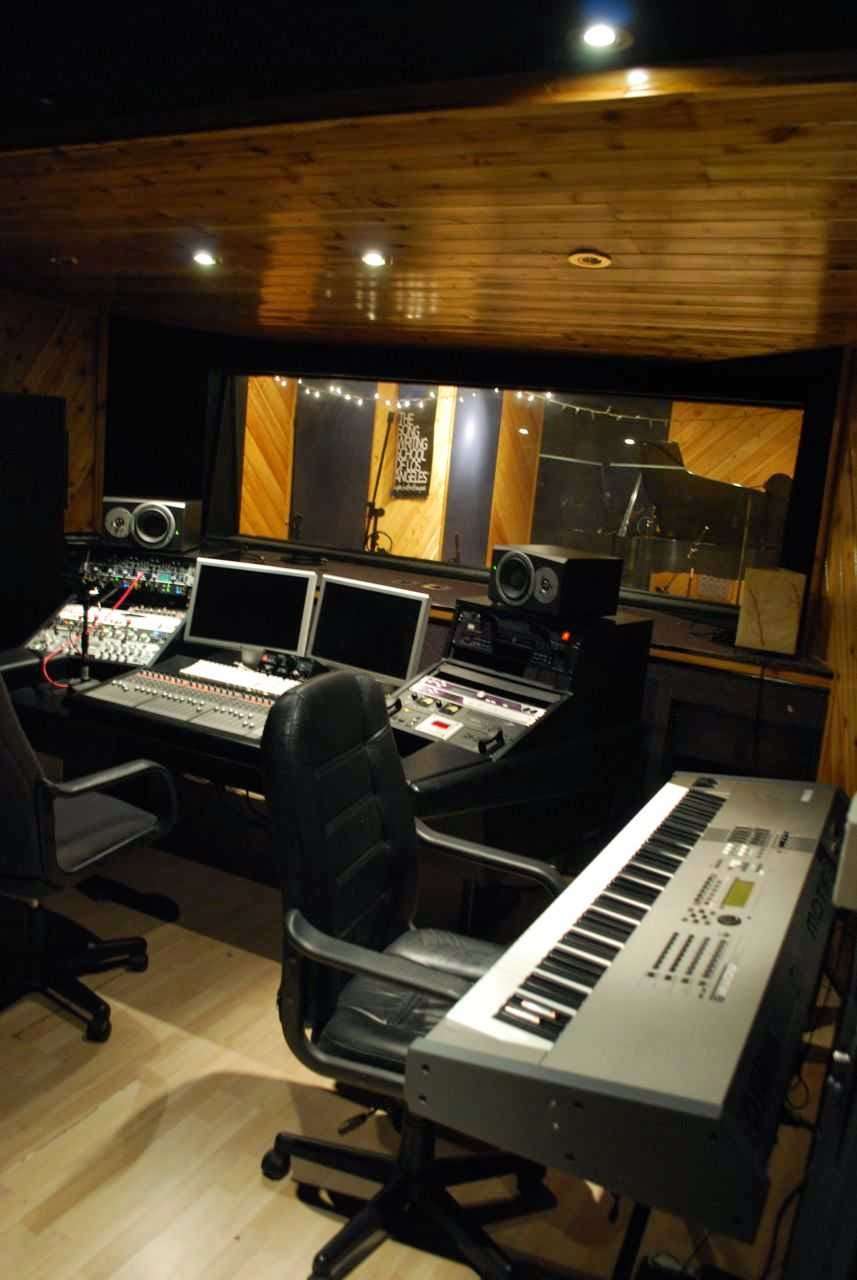 The Songwriting School of Los Angeles | 4001 W Magnolia Blvd, Burbank, CA 91505, USA | Phone: (818) 848-7664