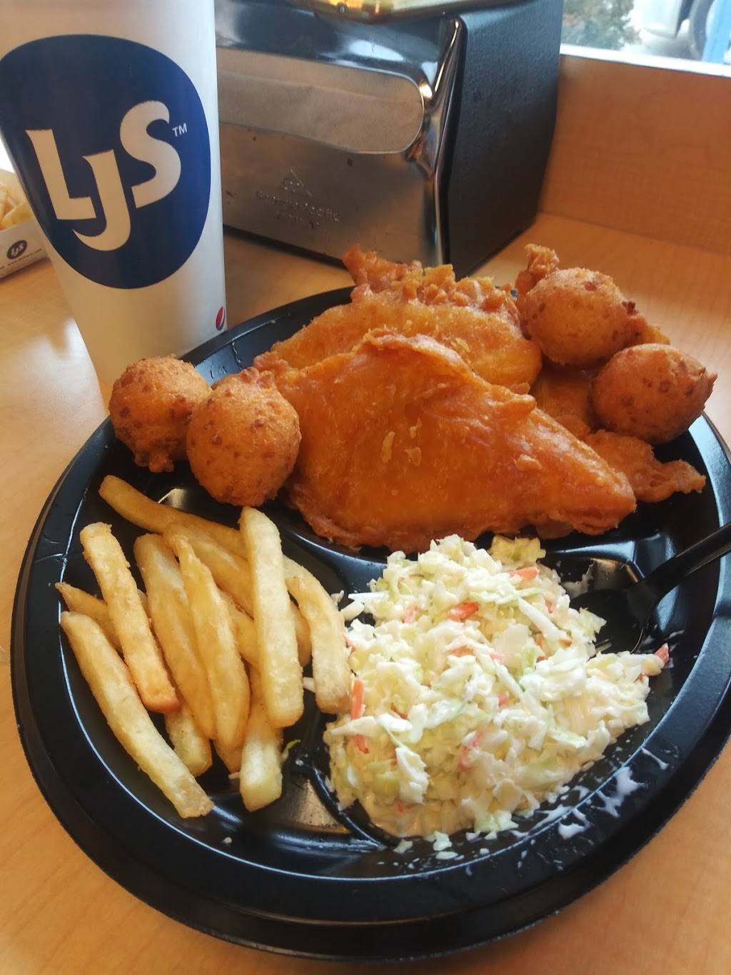 Long John Silvers | 3847 W Washington St, Indianapolis, IN 46241, USA | Phone: (317) 248-9000