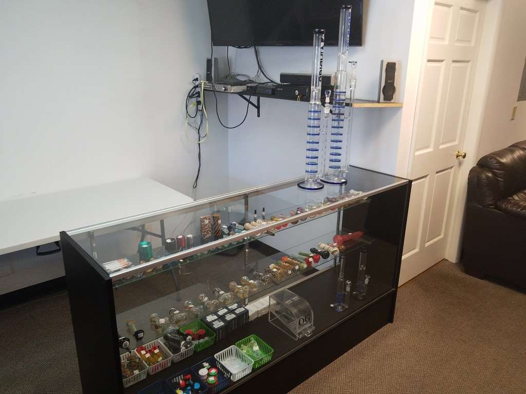 No Leaf Vapor | 1115 Algonquin Rd, Lake in the Hills, IL 60102 | Phone: (224) 333-0105