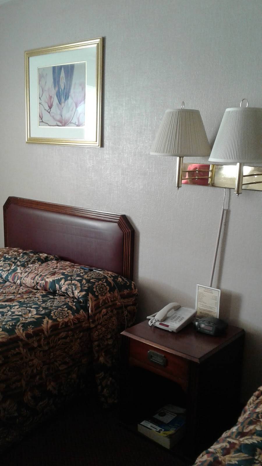 Shrine Guesthouse | 451 S Demazenod Dr, Belleville, IL 62223, USA | Phone: (618) 397-1162