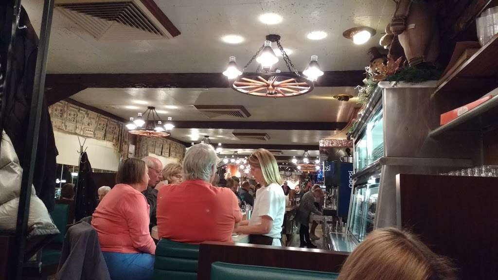 Savilles Diner | 830 E Philadelphia Ave, Boyertown, PA 19512, USA | Phone: (610) 369-1433