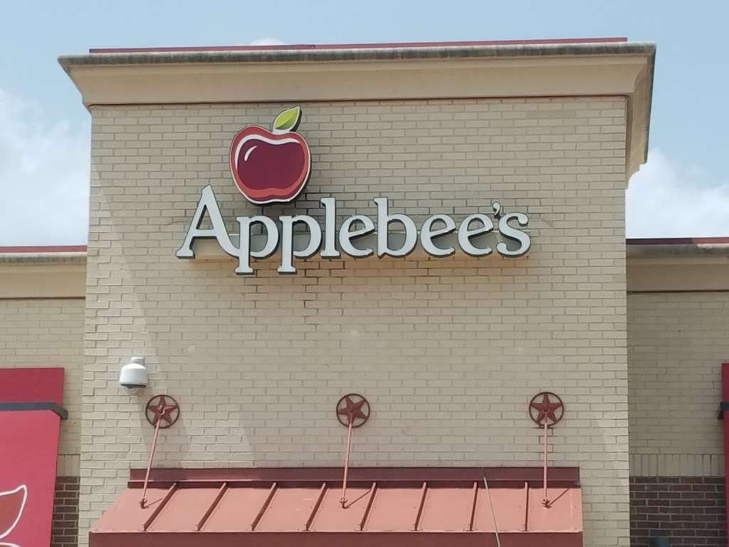 Applebees Grill + Bar | 2959 610 W, North Loop, Houston, TX 77008 | Phone: (713) 864-6486