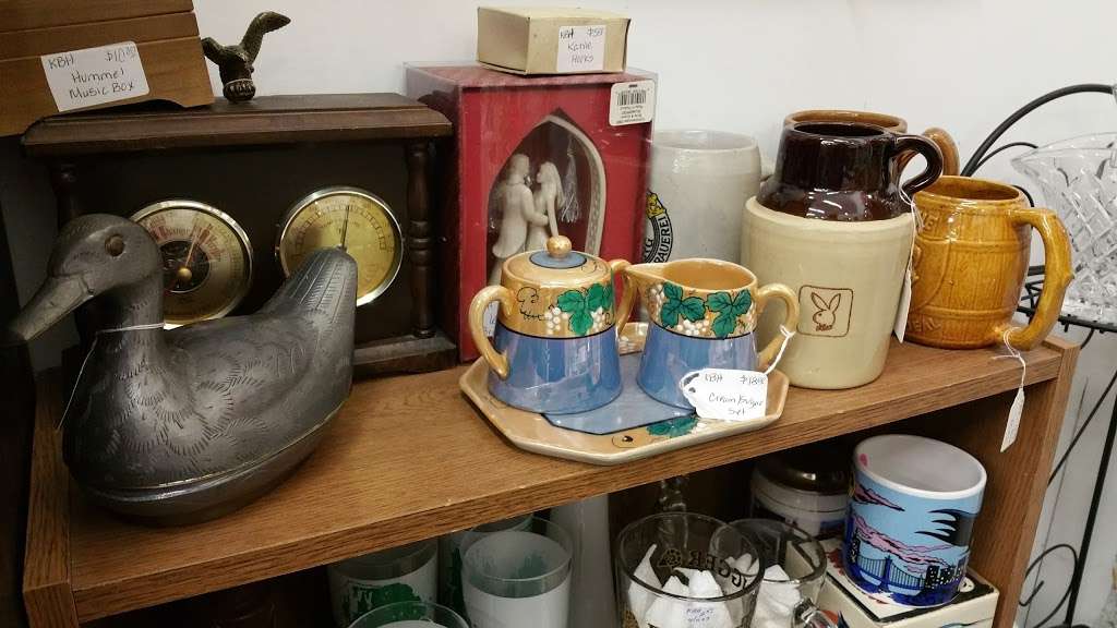 Benson Corners Antique Mall | 19942 75th St, Bristol, WI 53104, USA | Phone: (262) 857-9456