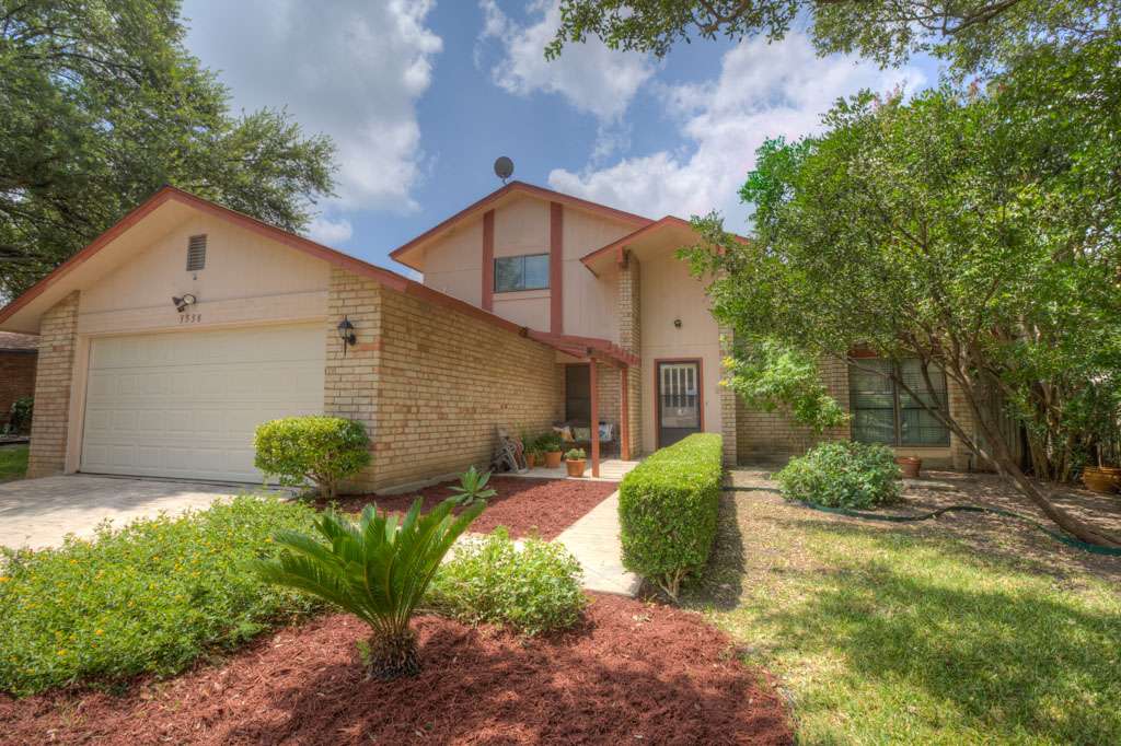 Premier Town & Country Realty | 18315 Bracken Dr # 5, Garden Ridge, TX 78266, USA | Phone: (210) 315-5583