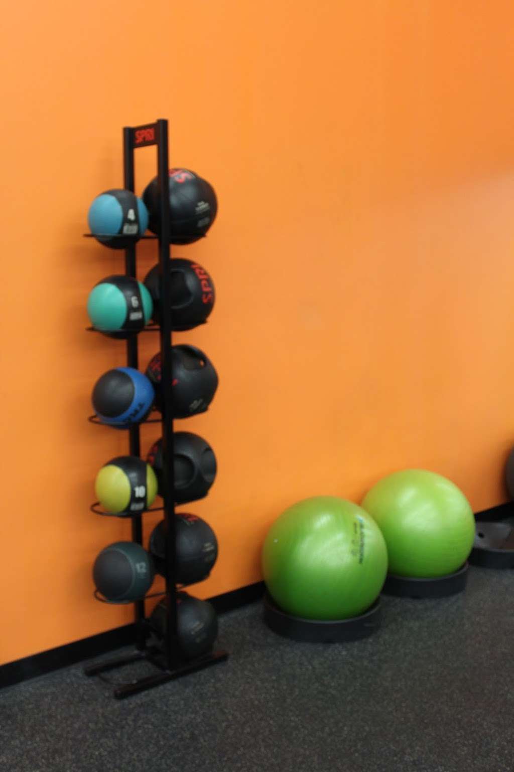 Charter Fitness of Orland Park | 66 Orland Square Dr, Orland Park, IL 60462 | Phone: (708) 364-0303