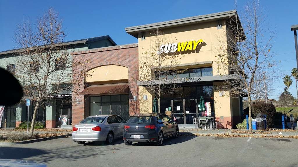 Subway Restaurants | 2620 Lakeville Highway, Suite 320, The Shops at Lakeville Square, Petaluma, CA 94954, USA | Phone: (707) 789-9011