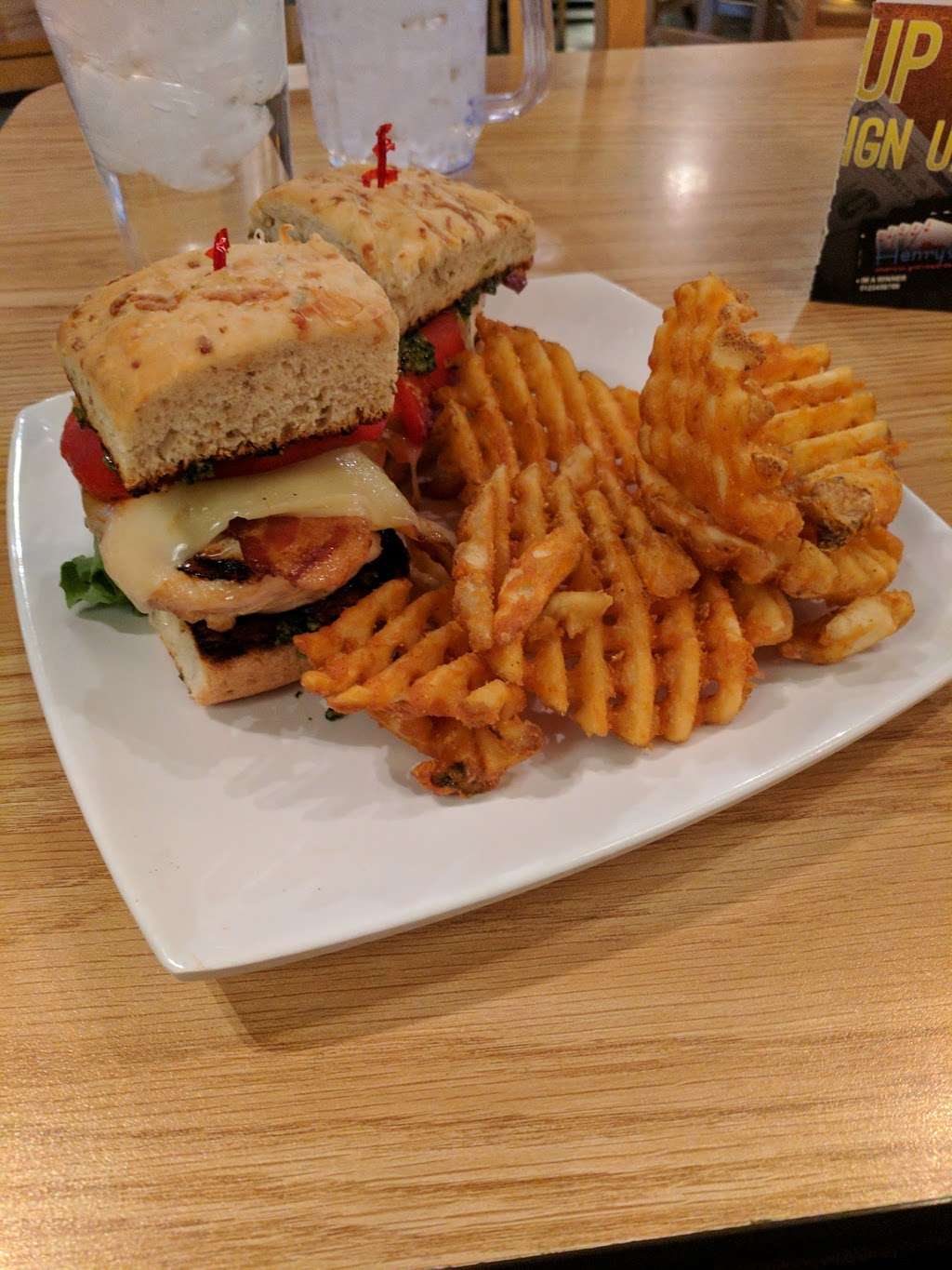 Henrys American Grill | 237 N Stephanie St, Henderson, NV 89074, USA | Phone: (702) 898-5100