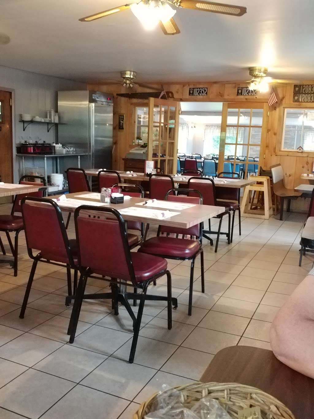 Kneppers Inn | 1986 W Penn Pike, New Ringgold, PA 17960 | Phone: (570) 386-5595