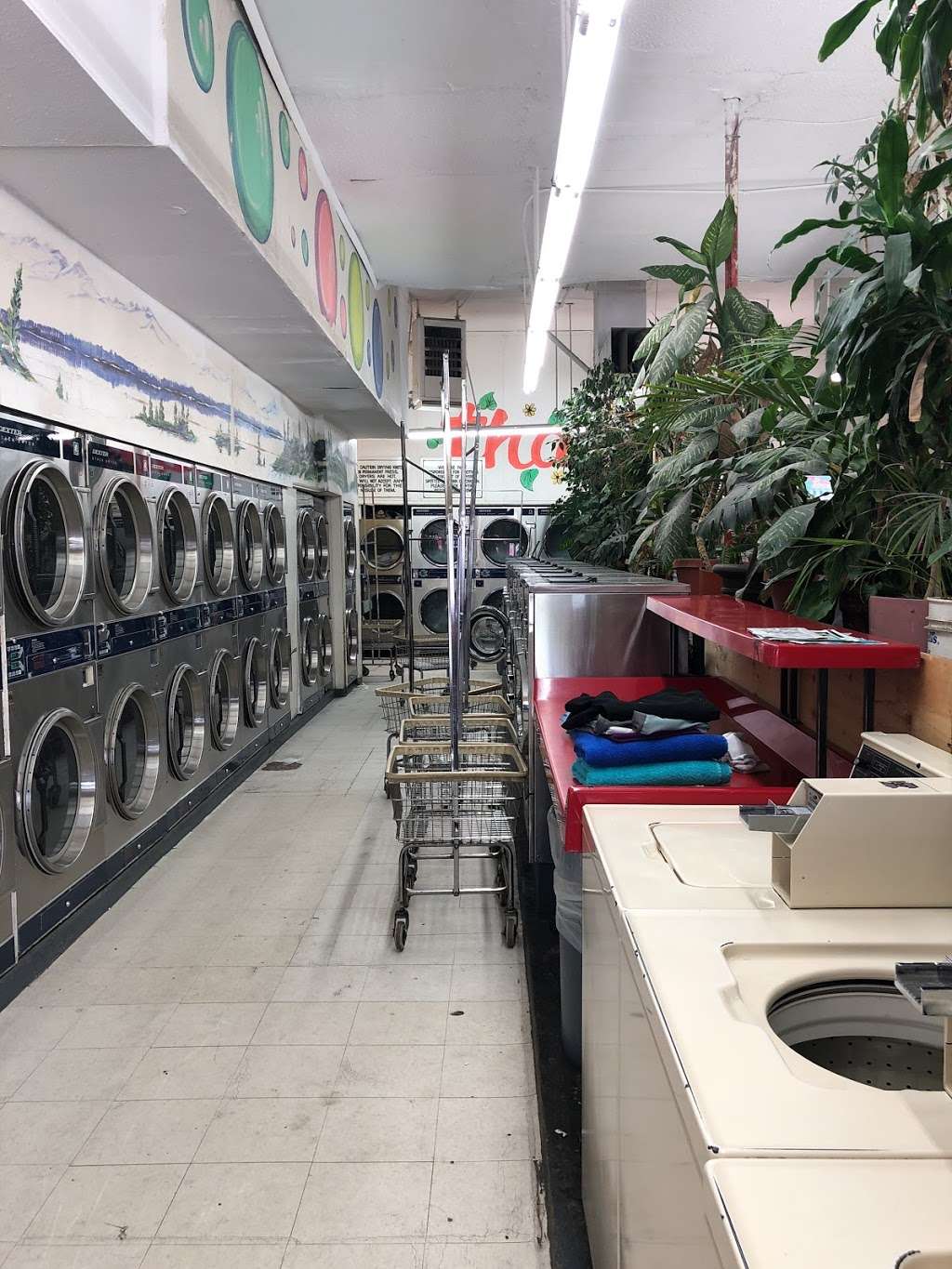 Colorado Boulevard Laundromat | 2860 Colorado Blvd, Denver, CO 80207 | Phone: (303) 322-9545