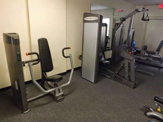 REVOLUTION FITNESS | 170 Laurel Rd, East Northport, NY 11731 | Phone: (631) 972-3227