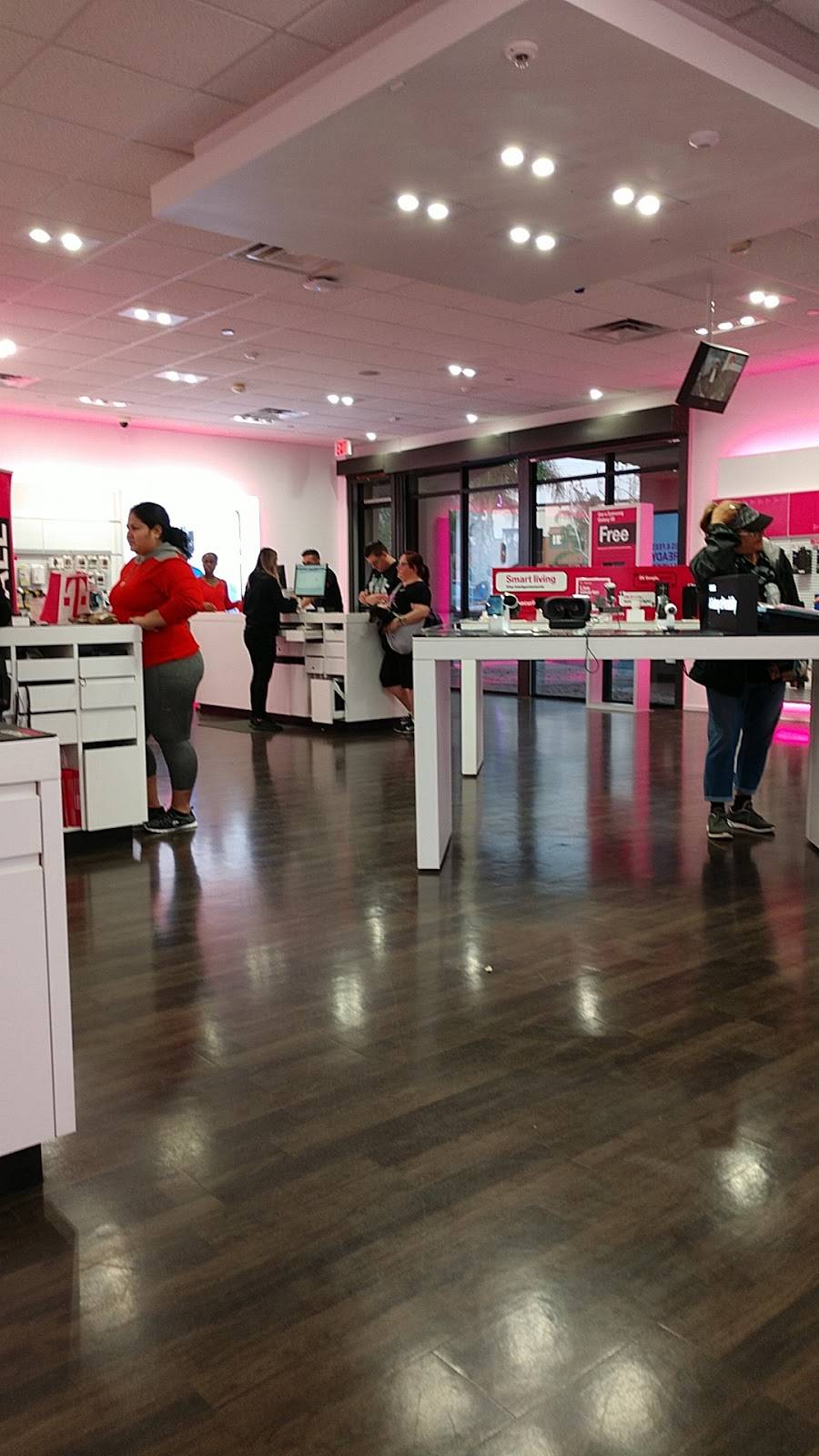 T-Mobile | 3740 Iowa Ave #101, Riverside, CA 92507 | Phone: (951) 684-5478