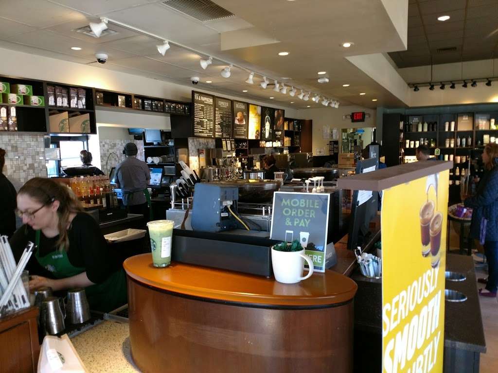 Starbucks | 411 Ramapo Valley Rd, Oakland, NJ 07436, USA | Phone: (201) 337-1596