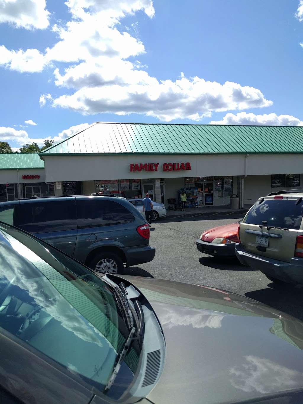 Family Dollar | 200 W Camden Ave, Moorestown, NJ 08057, USA | Phone: (856) 222-1696