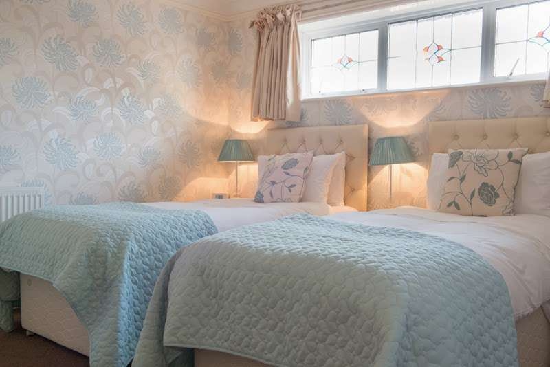 Harwood House B&B | 52 Stortford Rd, Great Dunmow, Dunmow CM6 1DN, UK | Phone: 01371 874627