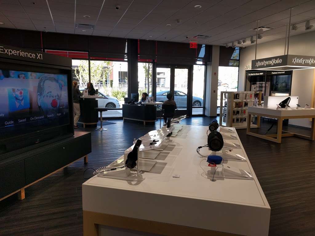 Xfinity Store by Comcast | 4555 Van Buren St, Riverdale Park, MD 20737, USA | Phone: (800) 266-2278