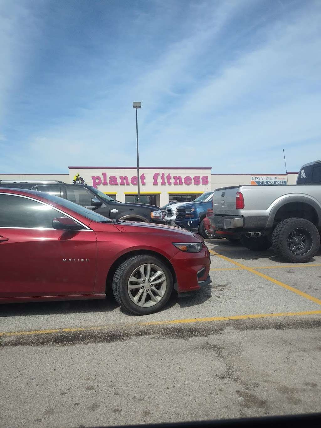 Planet Fitness | 208 Highway 332 W, Lake Jackson, TX 77566, USA | Phone: (281) 968-7661