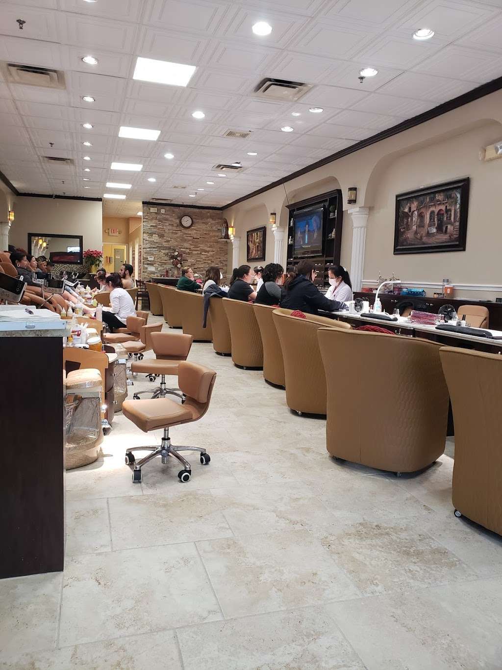 Expert Nails & Spa | 588 S Alafaya Trail #20, Orlando, FL 32828, USA | Phone: (407) 384-8433