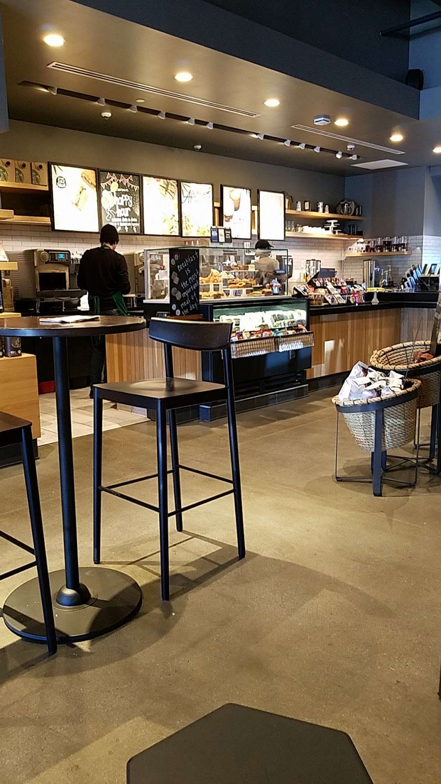 Starbucks | 2410 River Rd, Norco, CA 92860, USA | Phone: (951) 273-1750