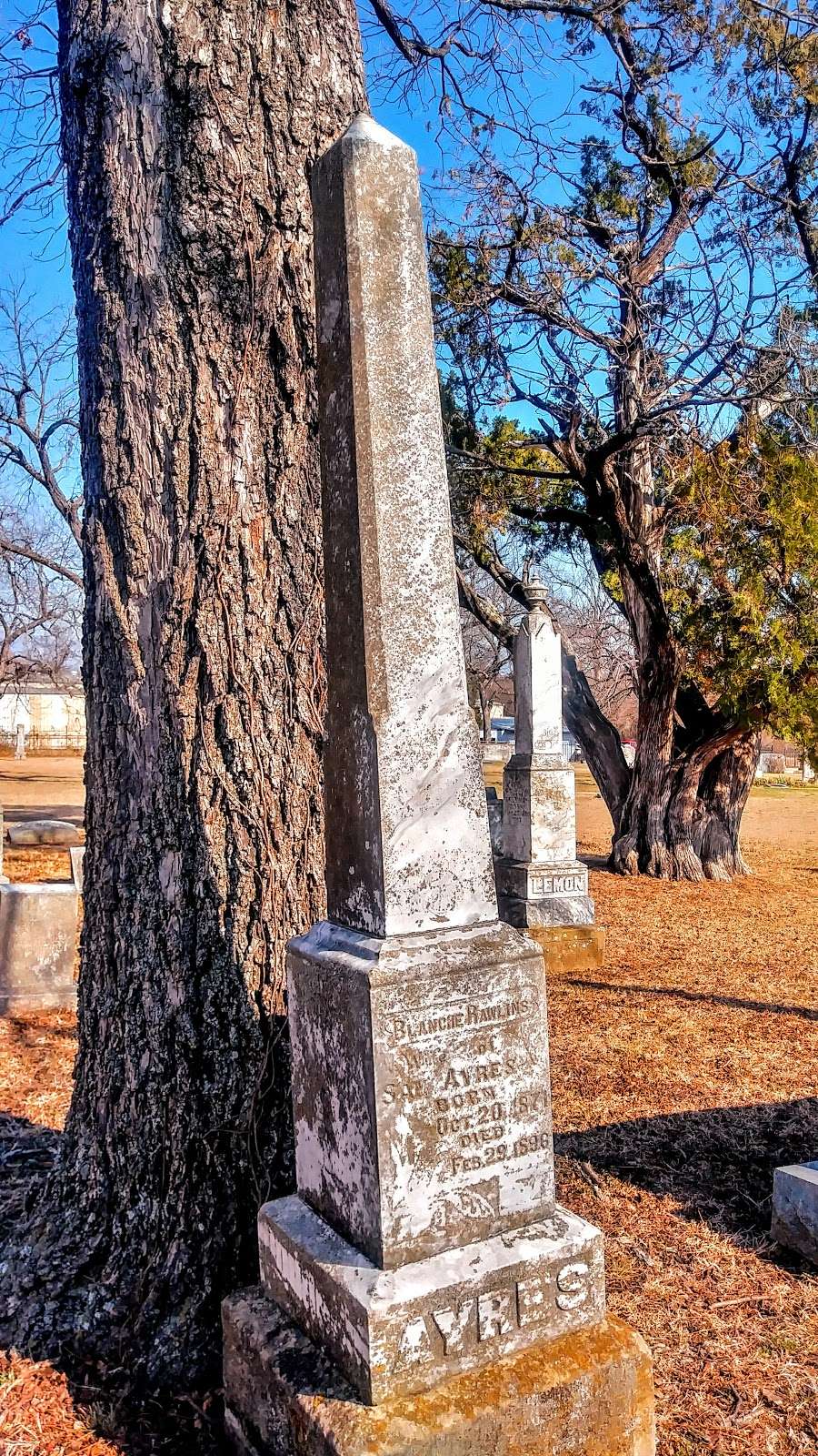 Hutchins cemetery | 500 3rd St, Lancaster, TX 75146, USA