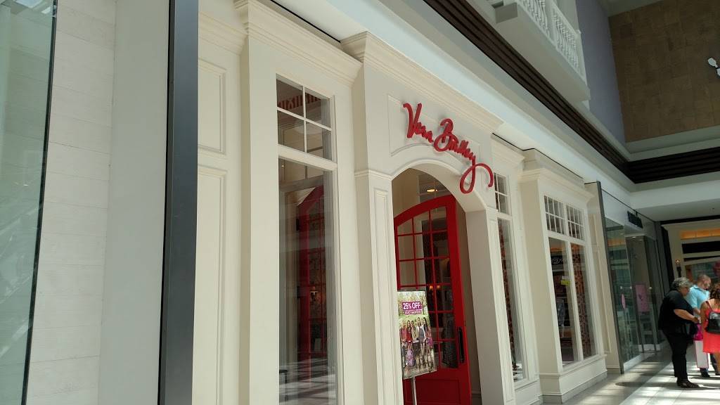 Vera Bradley | 1400 Willowbrook Mall, Wayne, NJ 07470 | Phone: (973) 785-0155