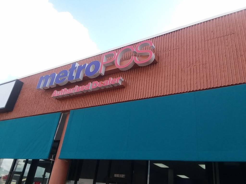 Metro by T-Mobile | 11103 Fondren Rd Ste A, Houston, TX 77096, USA | Phone: (713) 636-3888