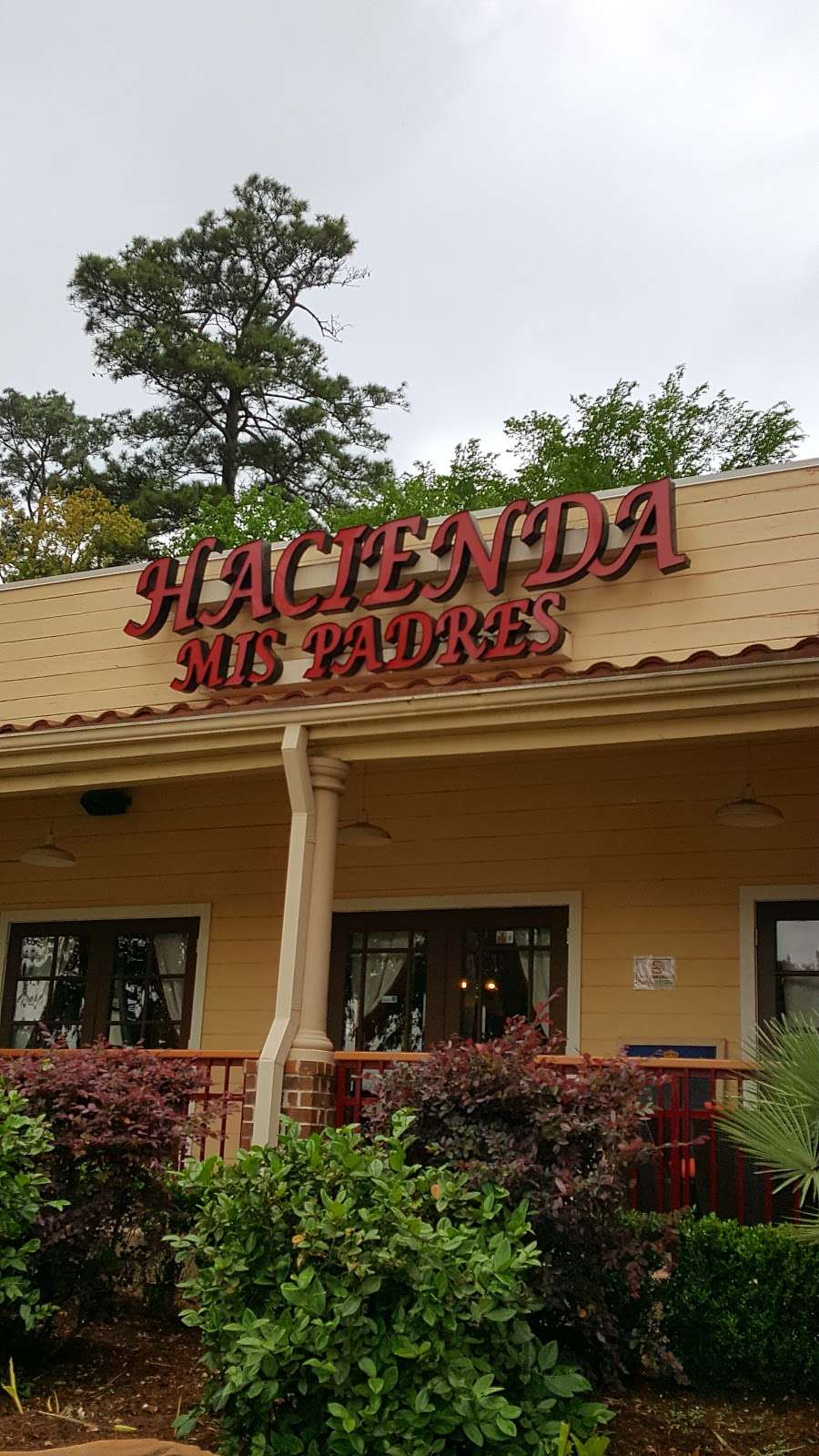 Hacienda Mis Padres Mexican Grill | 5104 W Davis St, Conroe, TX 77304, USA | Phone: (936) 756-1503