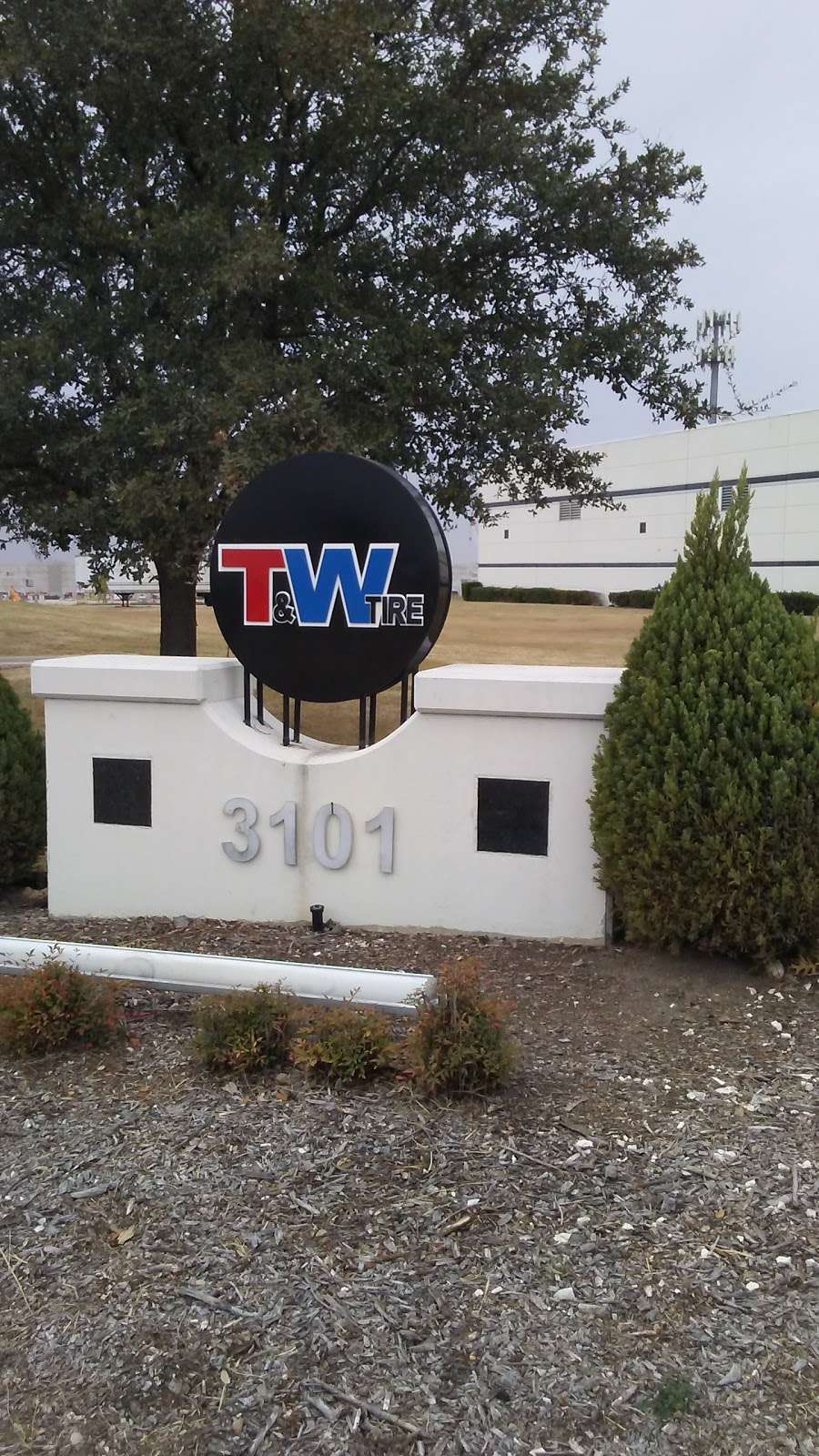T & W Tire | 3101 N Houston School Rd, Lancaster, TX 75134, USA | Phone: (972) 228-8280