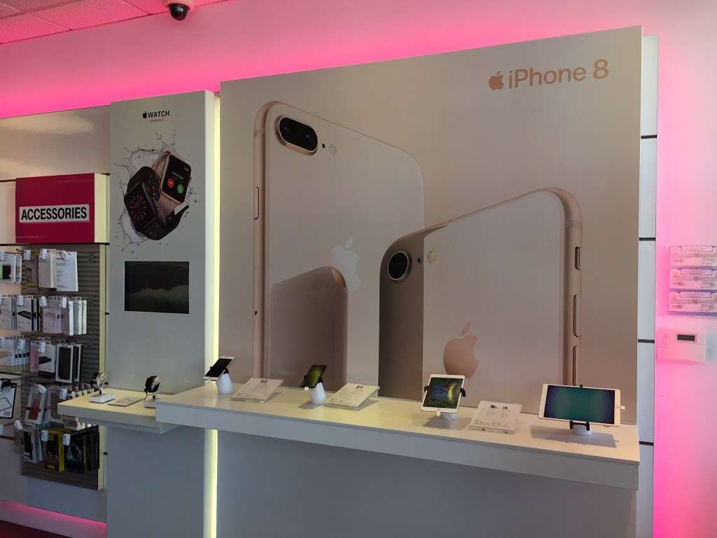 T-Mobile | 255 Monmouth St, Jersey City, NJ 07302, USA | Phone: (201) 332-7450