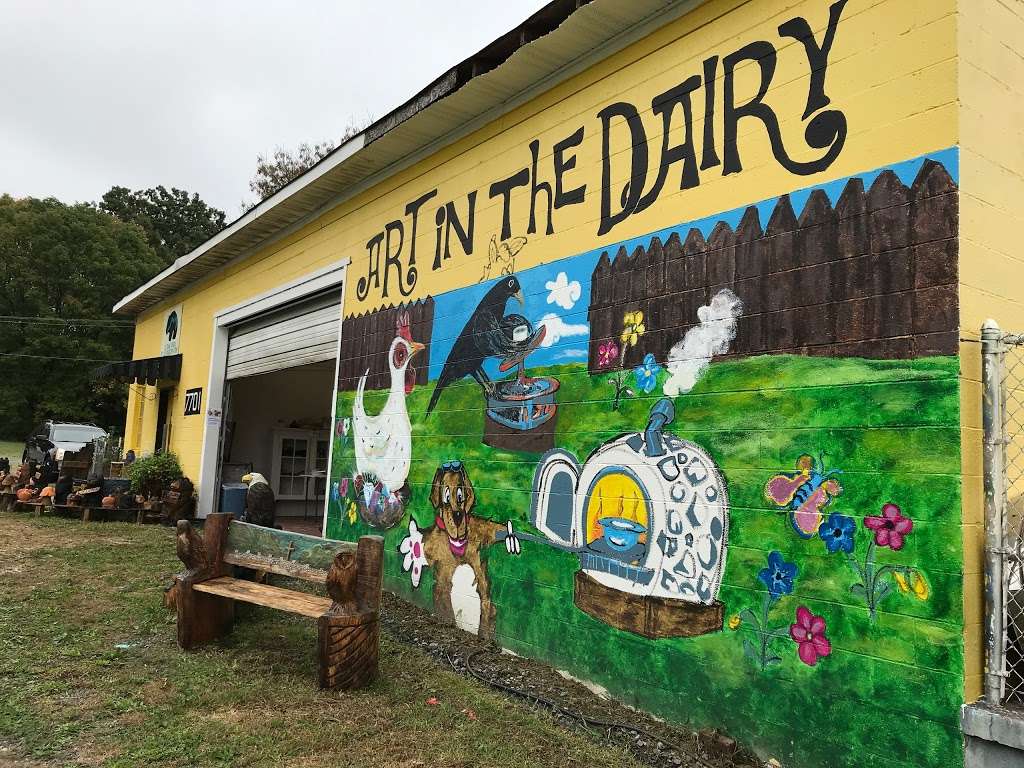 Art In The Dairy | 7701 Tuckaseegee Rd, Charlotte, NC 28214, USA | Phone: (704) 287-4572