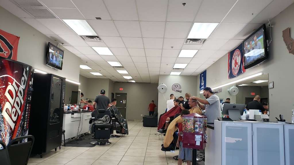 Barber Es Shop | 8240 W Lower Buckeye Rd #106, Phoenix, AZ 85043, USA | Phone: (623) 533-3421