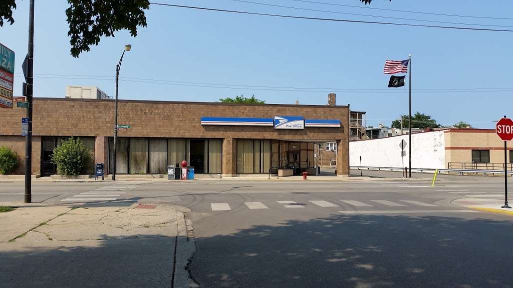 United States Postal Service | 2522 W Lawrence Ave, Chicago, IL 60625 | Phone: (800) 275-8777