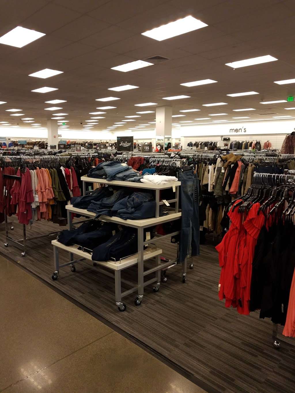 Nordstrom Rack Persimmon Place | 5300 Dublin Blvd, Dublin, CA 94568, USA | Phone: (925) 558-2900