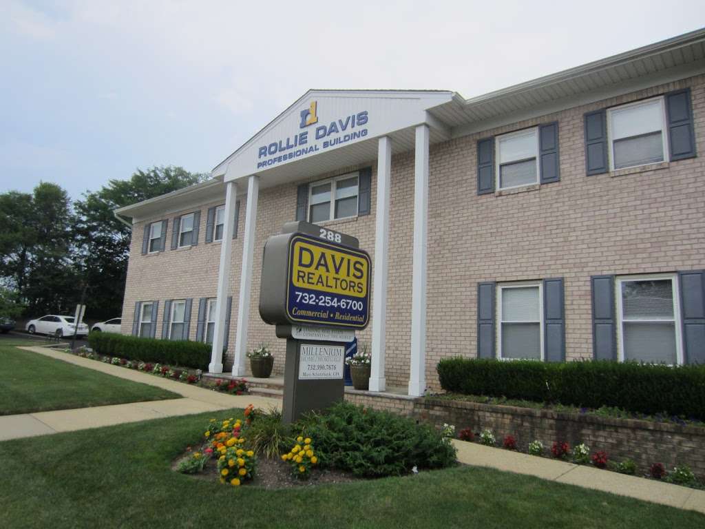 Davis Realtors | 288 Summerhill Rd, East Brunswick, NJ 08816, USA | Phone: (732) 254-6700