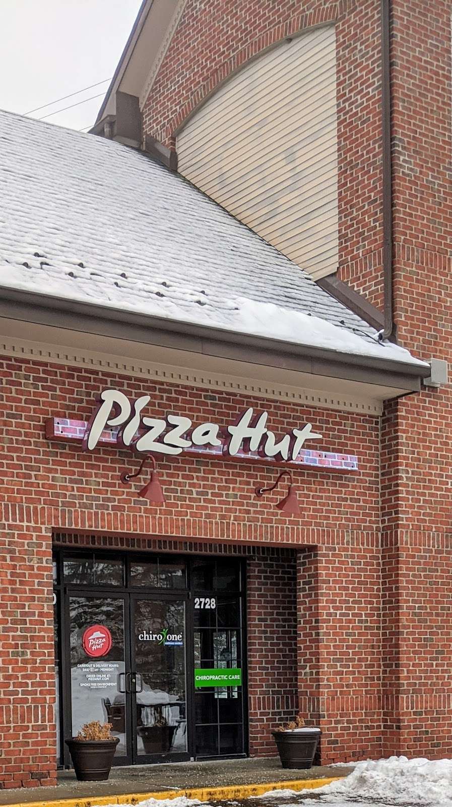 Pizza Hut | 2730 Hillside Dr, Delafield, WI 53018 | Phone: (262) 646-2375