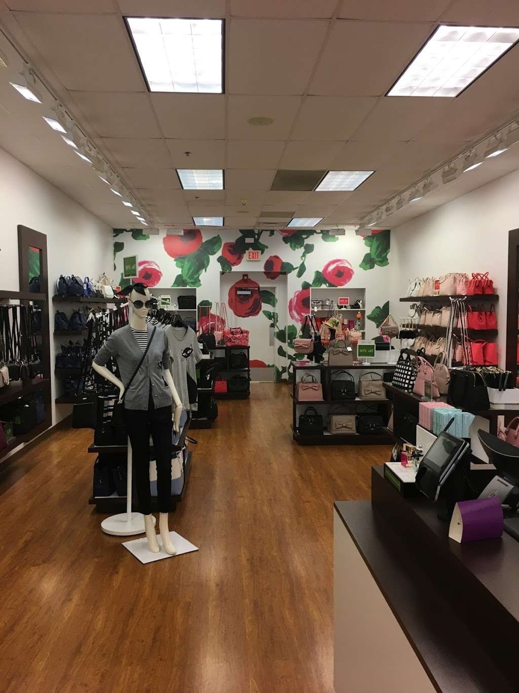 kate spade new york | 405 Outlet Center Dr, Queenstown, MD 21658 | Phone: (410) 827-5273