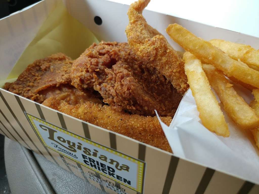 Louisiana Fried Chicken | 19440 US-59, Humble, TX 77338, USA | Phone: (281) 446-0534