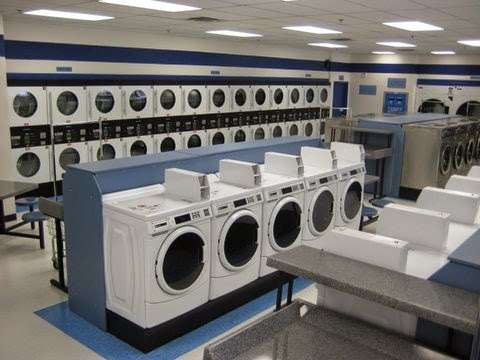 Grange Avenue Maytag Coin Laundry | 2750 W Grange Ave, Greenfield, WI 53221, USA | Phone: (877) 296-8162