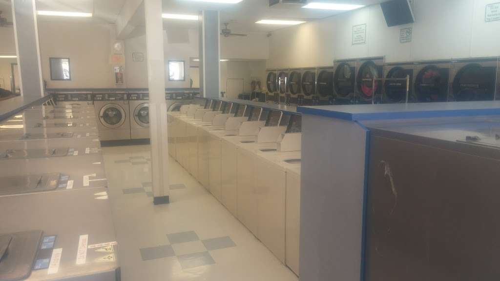 Maytag Coin Laundry And Fluff And Fold | 10311 Zelzah Ave, Northridge, CA 91326 | Phone: (818) 217-4179