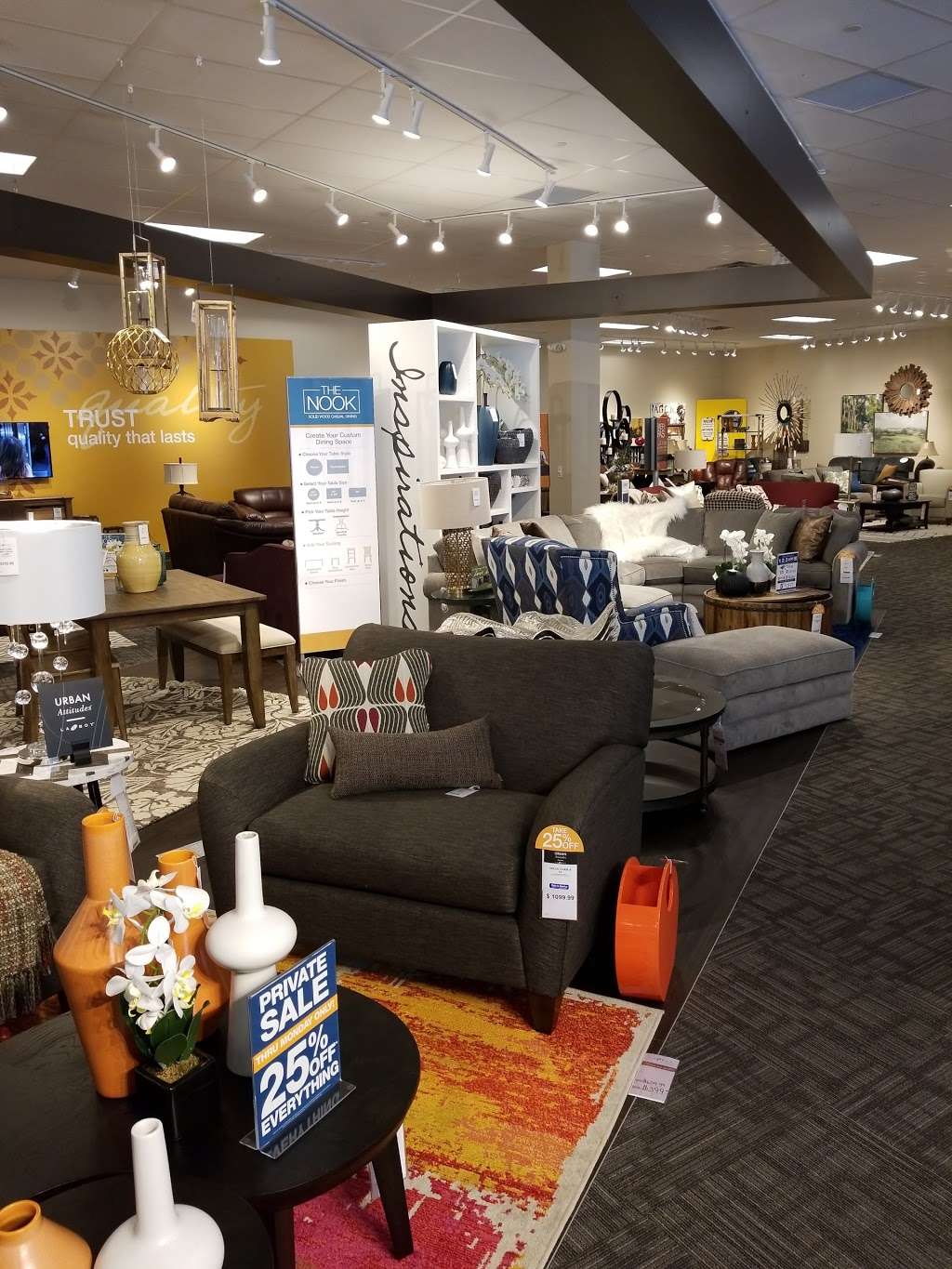 La-Z-Boy Home Furnishings & Décor | 10070 Reisterstown Rd, Owings Mills, MD 21117, USA | Phone: (410) 356-4982