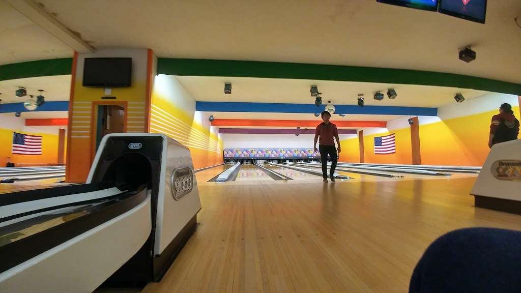 Bests Bowling Center | 208 Rickey Rd, Monticello, IN 47960, USA | Phone: (574) 583-7358