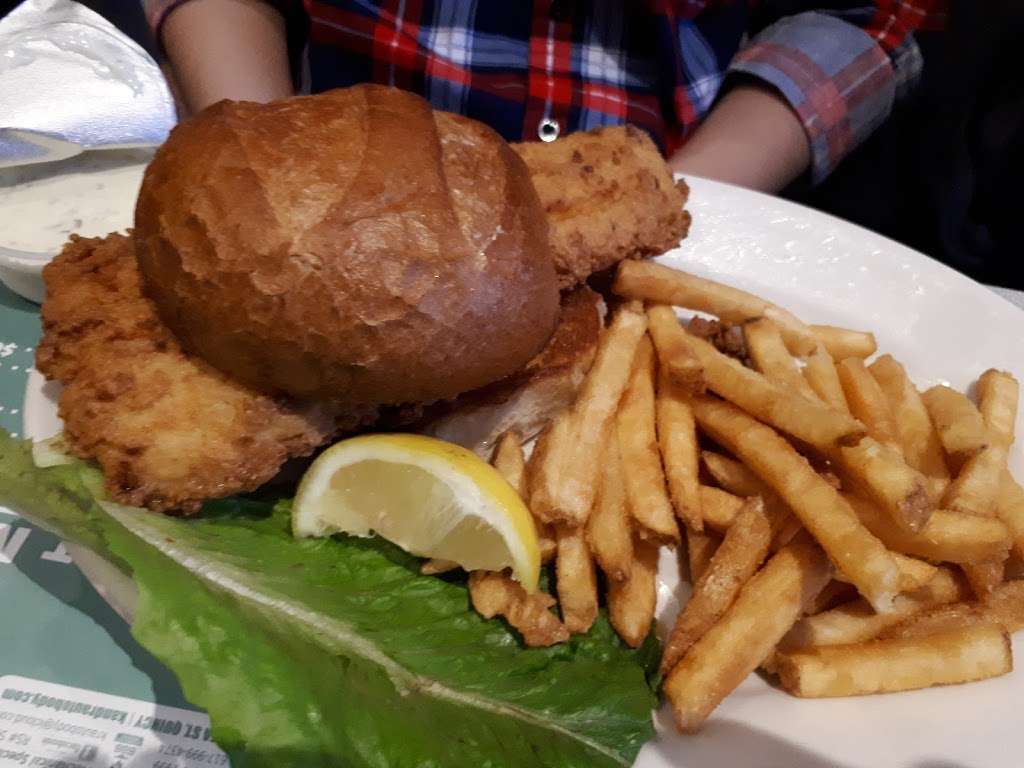 Grumpy White's Restaurant - 211 Sea St, Quincy, MA 02169 - Hours ...