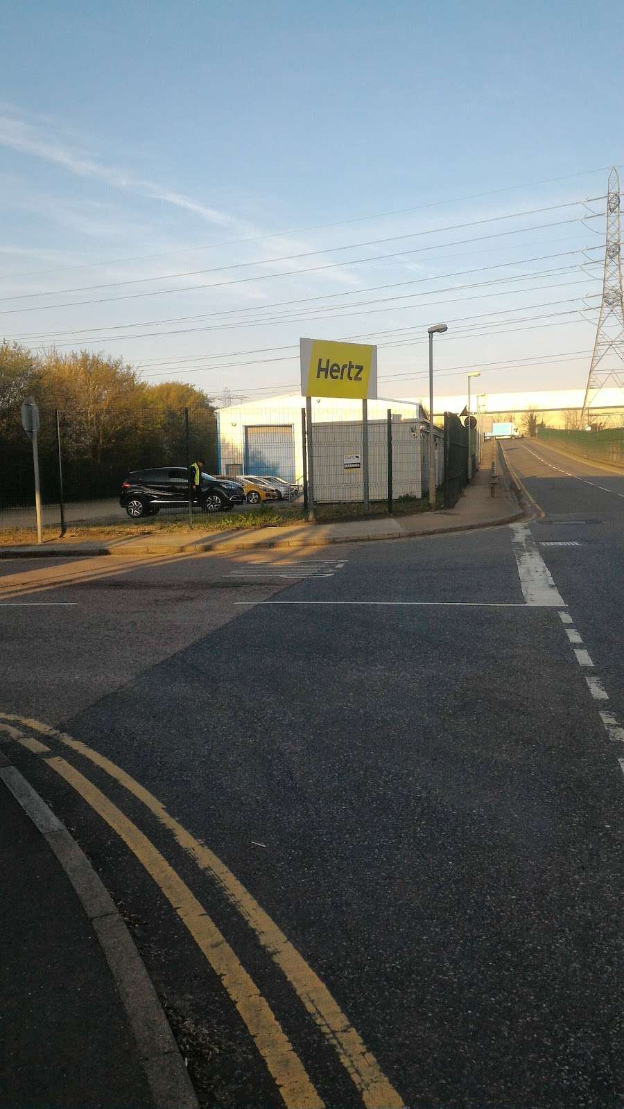 Hertz - West Thurrock - Vans | Hedley Avenue, Grays RM20 4EL, UK | Phone: 01708 300185