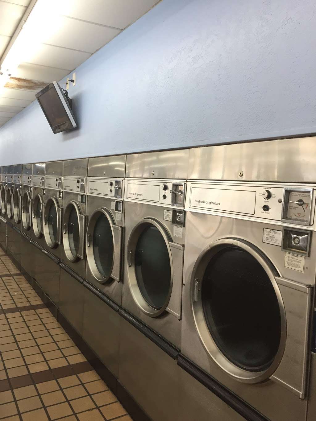 Wash World Coin Laundry | 1799 E Hinson Ave, Haines City, FL 33845, USA | Phone: (863) 547-9829