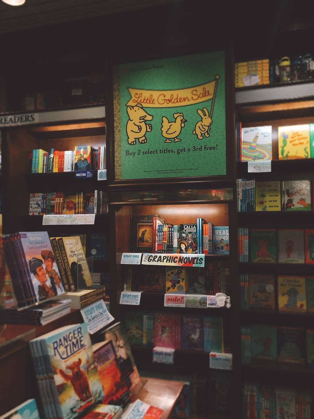 Powells Books at PDX | 7000 NE Airport Way #2250, Portland, OR 97218, USA | Phone: (503) 228-4651