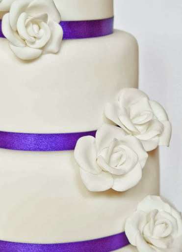 Angharad Llywelyn Wedding Cakes | The Boundary, Langton Green, Tunbridge Wells TN3 0YA, UK | Phone: 07800 767846