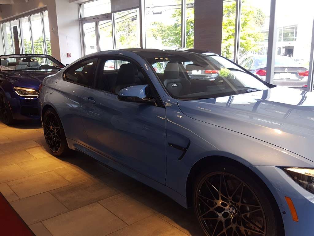 BMW of Greenwich | 355 West Putnam Avenue, Greenwich, CT 06830, USA | Phone: (203) 652-8052