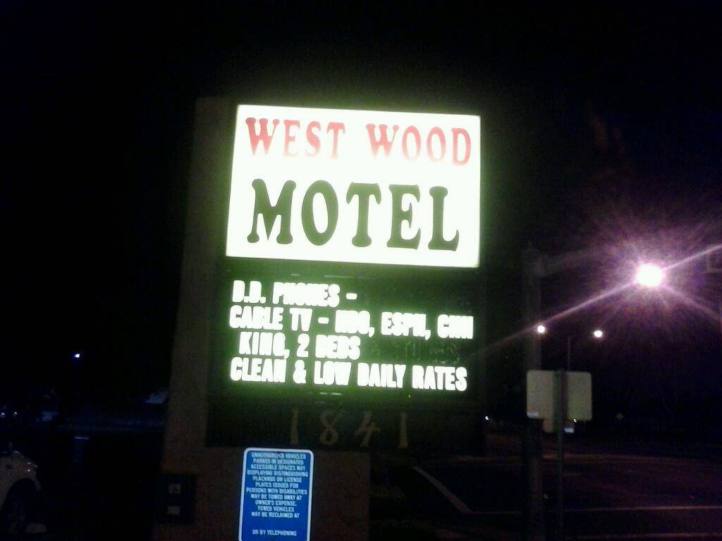 West Wood Motel | 1841 W Capitol Ave, West Sacramento, CA 95691, USA | Phone: (916) 371-5146