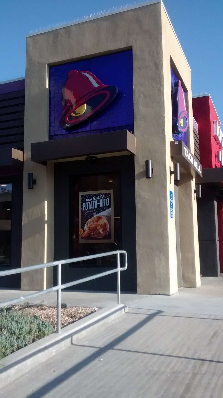 Taco Bell | 8330 Paradise Valley Rd, Spring Valley, CA 91977, USA | Phone: (619) 470-7153